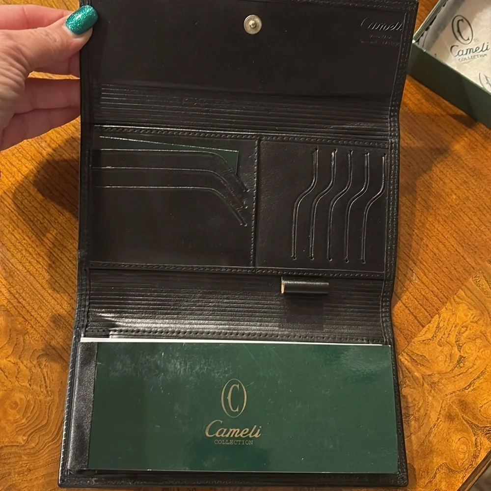 CAMELI Collection women’s genuine leather black wallet VTG check book NIB